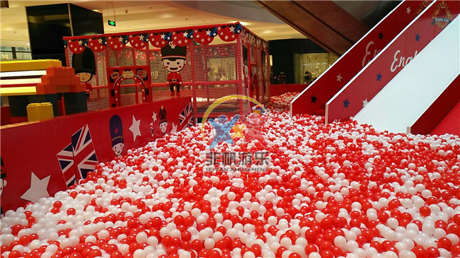 安徽安慶市大觀區(qū)匯峰廣場紅色百萬海洋球池